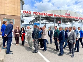 «Школа молодого руководителя» осваивает молочные тоннажи Рогачевского МКК